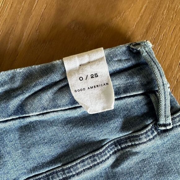 Good American Good Straight With Split Back Pockets in Indigo127 - Picture 9 of 10